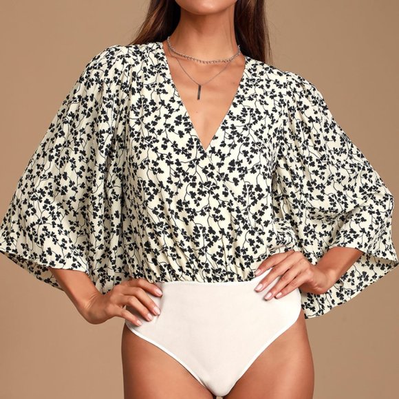 Cream Print Pleated Sleeve Bodysuit - Picture 4 of 9